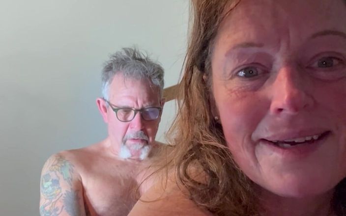 Bonewizzard69: Bonemaiden é perfurada várias vezes e engole pau