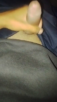 目覚めて、ペニスが動かずに立っている