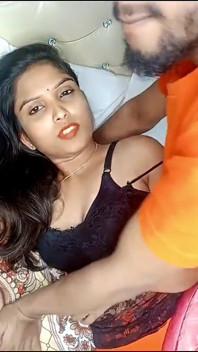 Indiancă desi iubit sărutându-se cu muie, sex video hindi clar audio