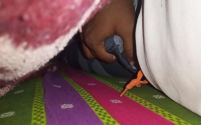 Sweet Indian cock: 私はバビのスカートとブラウスを脱がせて、彼女とセックスしました