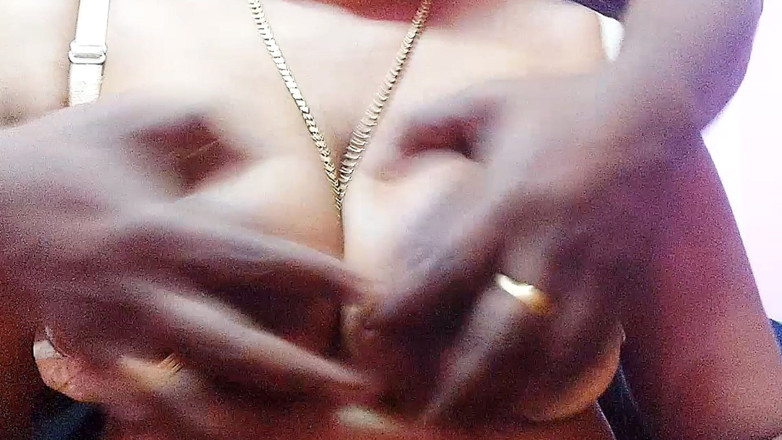 Desi Mohini: 인도 여대생