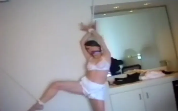 Club of Bondaged Babes: Perfect Vintage Show with Breathtaking Tied up Teen