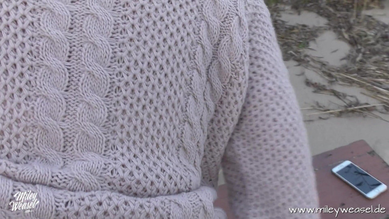 Miley Weasel: Awek blonde comel dikongkek dalam pantat oleh orang asing !!