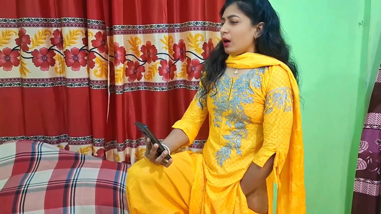 Laila xxx porn169: Mijn Desi-stiefzus vingerde haar poesje, ik hielp haar met mijn...