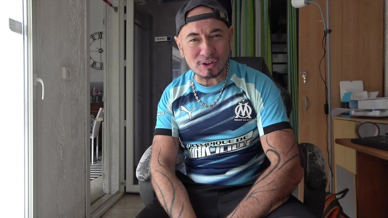 Bitch fucked bareback by big cock: Ze wordt zonder condoom aan haar ptoe geneukt door haar...