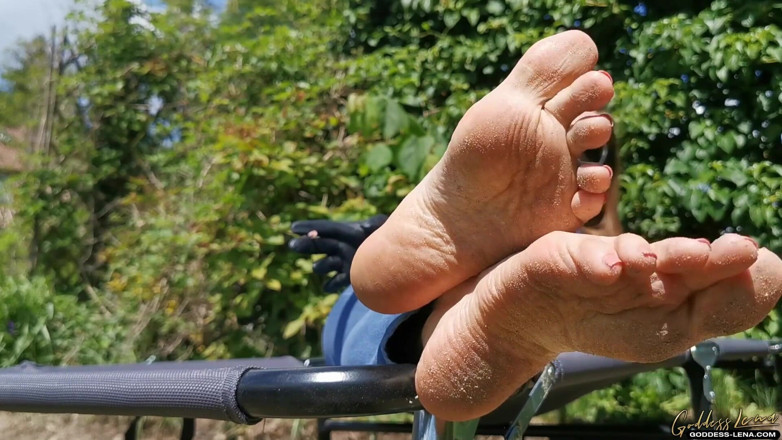 Goddess Lena: Picioare murdare, încă mai trebuie să lingi