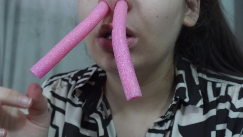 AmayaMori: Il joue avec mon nez. J’ai mis une mince serviette...