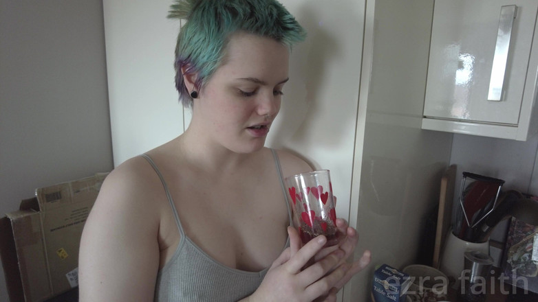 Ezra faith: Душ с обжаренным отчимом в моем писсинге с сжимающимися зельем! HD Mp4