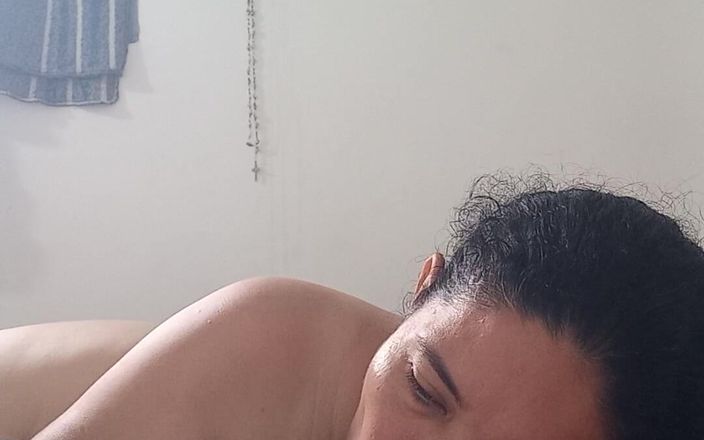 Valkyrieandluigy: Gái già bú sâu cổ họng