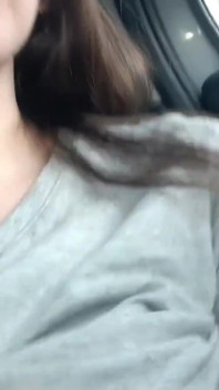 Geiles teen masturbiert in echtem öffentlichen Uber