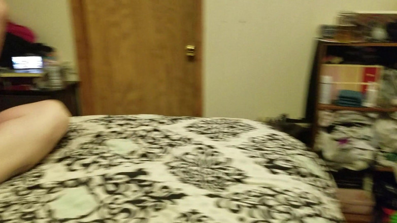 Satin Lady: Satijnen dame speelt met zichzelf en Jrock pijpt haar.