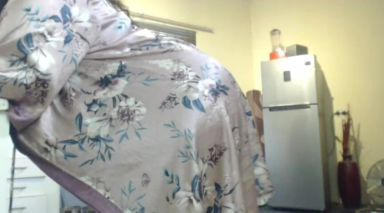 Legendary Booty Overdose: 超级肥胖的白人美女奶子玩弄和脱衣舞