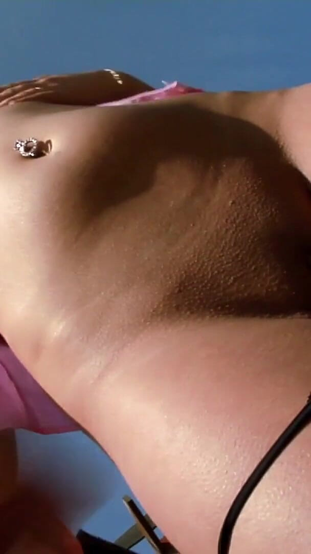 Romance with Love Fuck Party: Teen Selvaggia Vengono Trapanate Duramente E Sborrate in Faccia Crudo