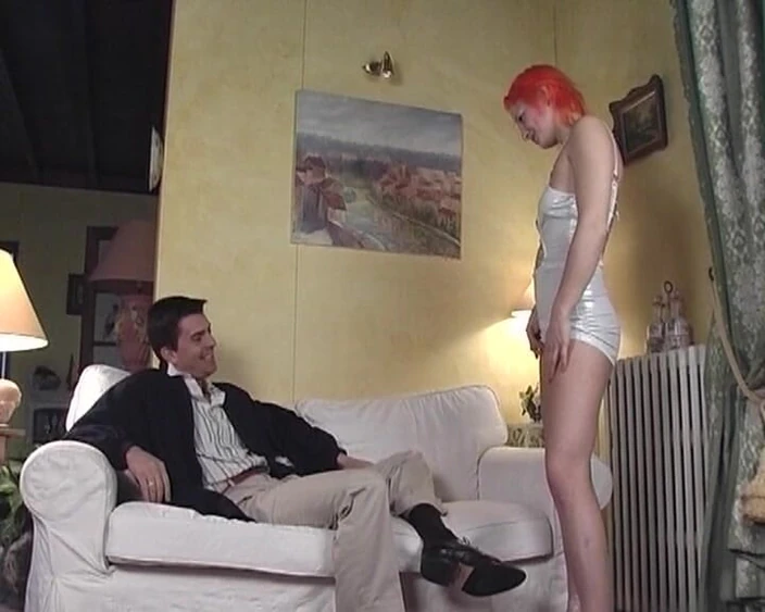 Filles Francaises: Pink Haired Slut From France Pounded in Her Apartman