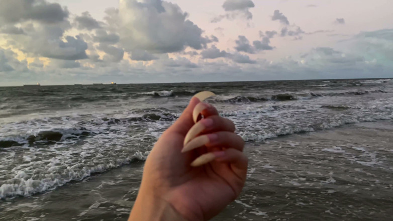 Goddess Li: The View Is Beautiful... but My Nails Are Even Better..