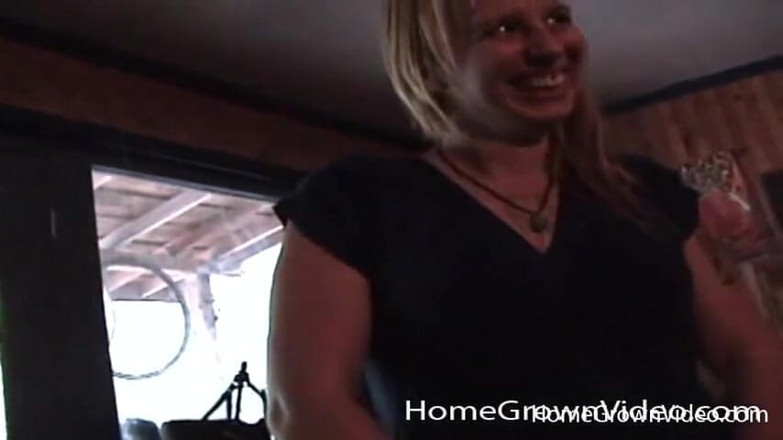 Homegrown Anal Sex: phraink uttejit Hollie Spark ki tang gand chodta hai