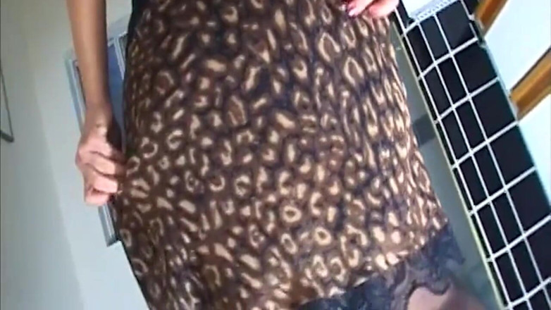 Mature Wanker: Mature MILF Fingers Her Dripping Pussy in Lingerie Frenzy