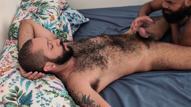 Tio Barbudo: Insane Hookup Between Furry Bears Sucking, Tongue Kisses and Lots...