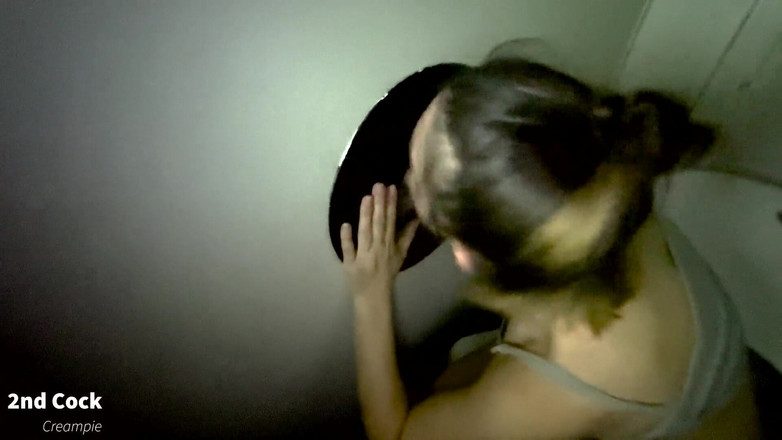 PNW Porn: Приведу мою шлюховатаю подругу к глорихолу