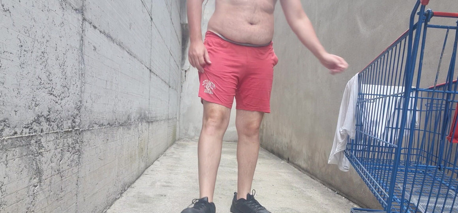 Mirko2589: Naked Inside a Supermarket Parking Lot