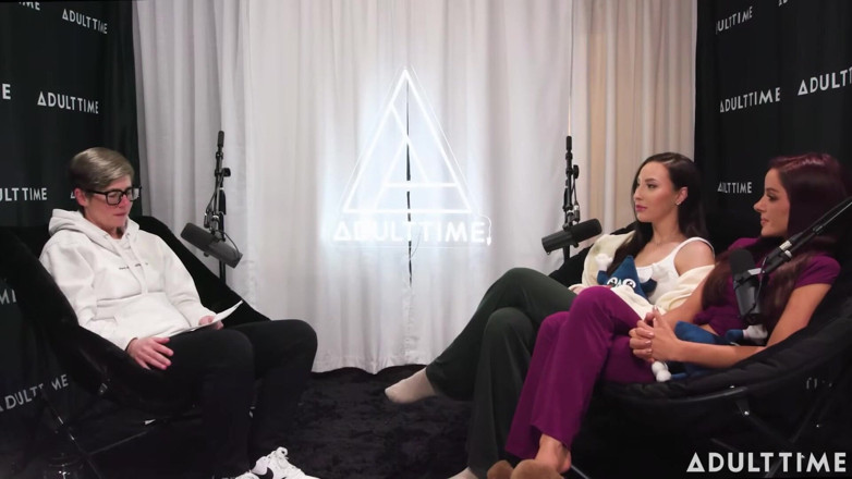 Adult Time Podcast: Pornosterren podcast na lesbische aansluiting! | Vanna Bardot &amp; Melissa Stratton | de...