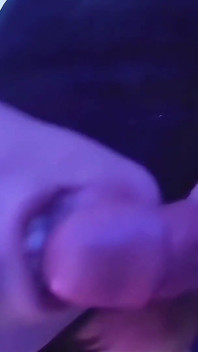 Gieriger Femboy Kümmert Sich Um Großen Schwanz BBC