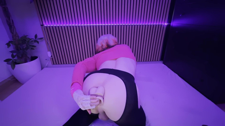 Elvi Lynx: Sissy Elvi Lynx Intensa Masturbazione con dildo