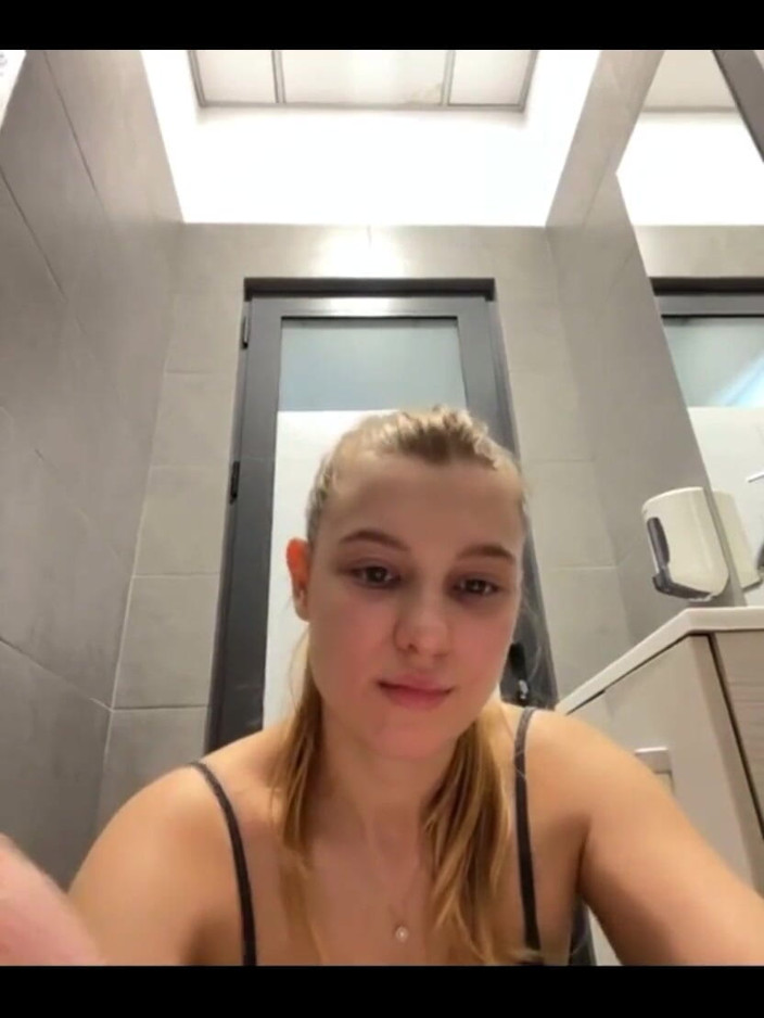JuiceLussie: Prstění kundičky na veřejnosti