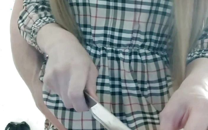 Lizaveta: ハードセックス中に新しく作られた継母のミルクの飛沫
