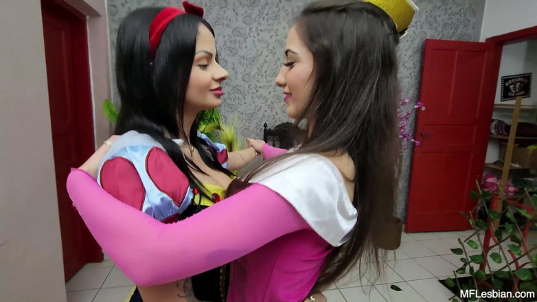 MF Lesbian: Líbání s vílou ocasem