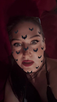 Fétiche, modèle dominatrice rouge