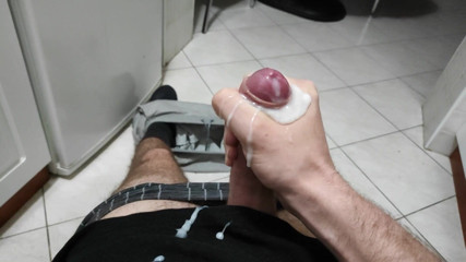 HornyCroDick: Quick cum before work
