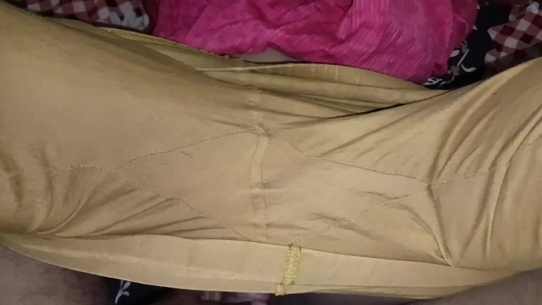 Bhabhi UP: Bhabhi hanya melakukannya