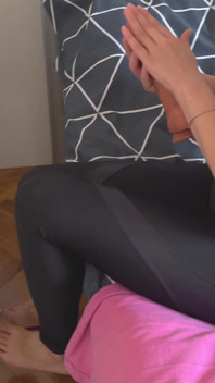 女婿和他那饥渴的婆婆偷情，还把精液填满了她的阴道