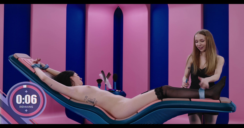 Tickling Show: Angel NSFW