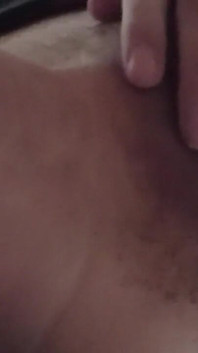 Ma chatte poilue s’assoit sur ton visage