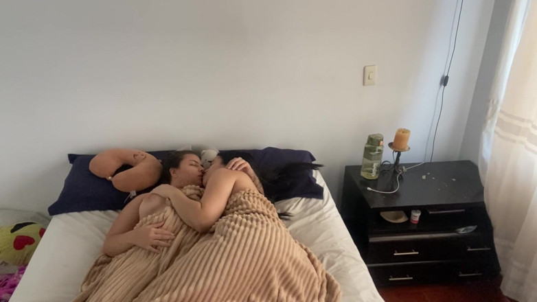 zoemelissa: We Woke up Today Fucked in Missionary
