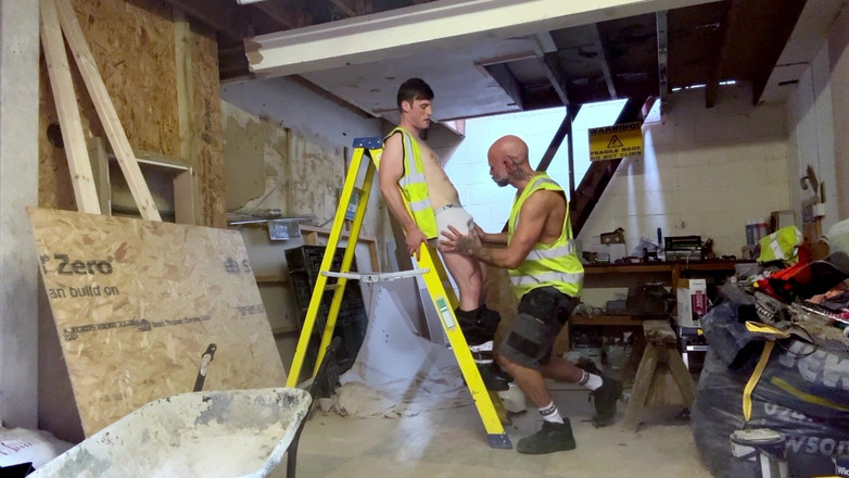 Zach Elliott: Stavební servis Hi-vis orální přesčas v dílně
