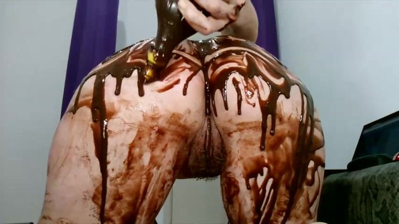 Brazilian_Miss: Twerka con un grosso culo che spalanca del cioccolato su...