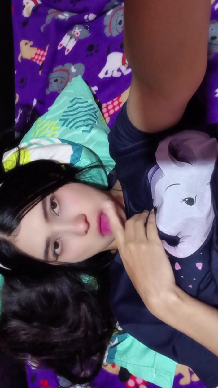 Yulieth Gomez: Penari striptis amatir memohin aku untuk mengisi memek sempitnya
