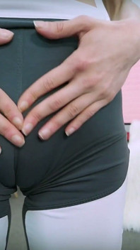 Melody 004 - Tight-angels - nena flaca con las tetas más perfectas con el culo más perfecto y el coño hinchado!