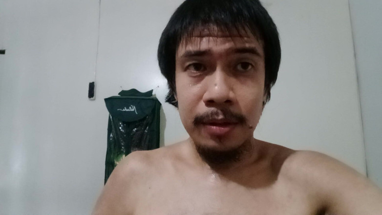 Piolo Alberto: Kneeling Down Masturbation