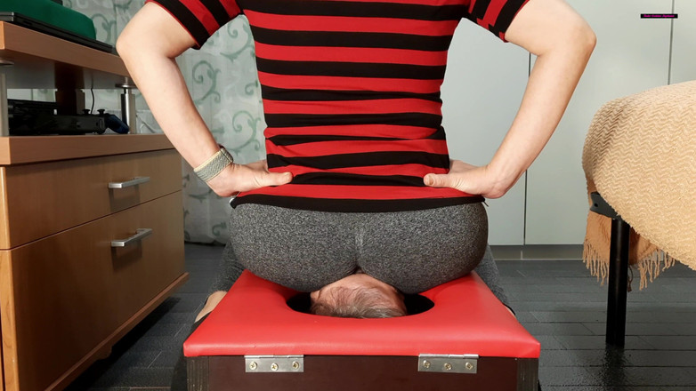 goddess82: Ztrácí se v mém zadku! Plná verze! 4K!