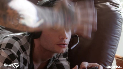Twink pop studio: Twinkpop - lil gamer twink sikiliyor