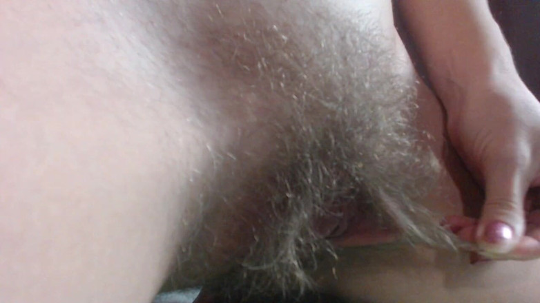 Risky Hairy Couple: Super Hairy Girl Shows How Long Her Puss