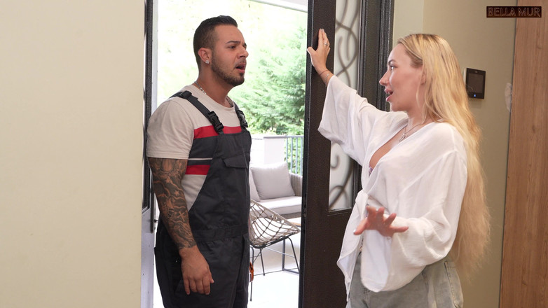 Bella Mur: Husband Is Out: Time to Fuck a Stranger Plumber