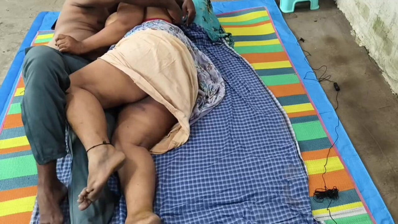 Indian IFS: 인도 섹스 새엄마와 배다른 아들 2부