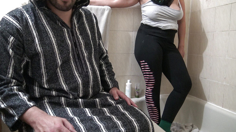 Souzan Halabi: 英国妻子的臭阴部欺骗她的穆斯林丈夫