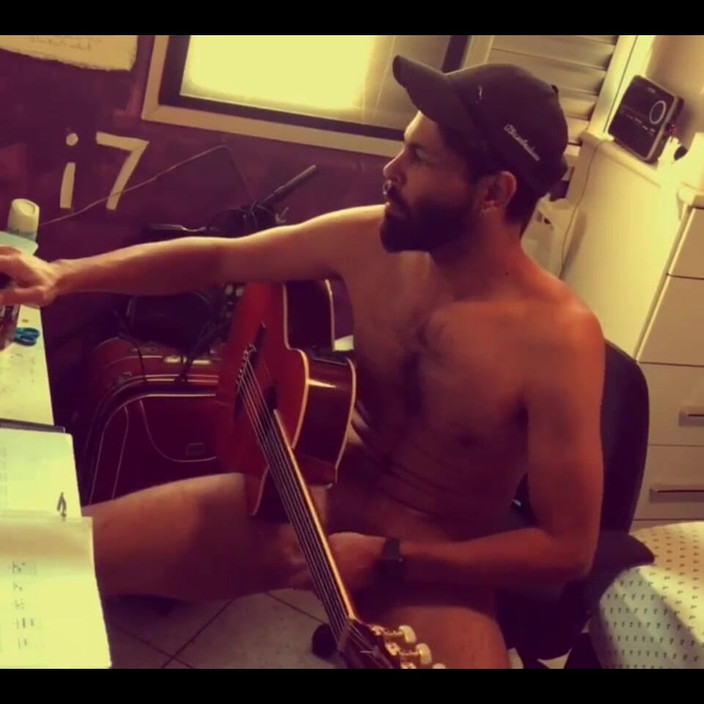 i7Bernard: Guitar # 03