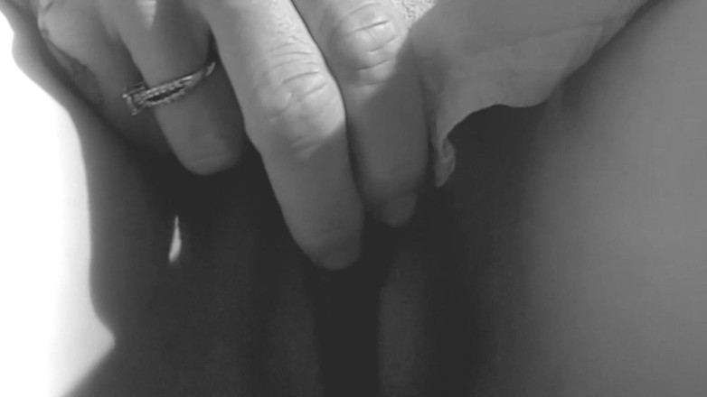 Kylie Britain Adventures: Sticky fingers